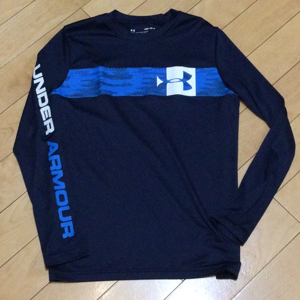 Under Armour HeatGear YMD Youth Medium
Long Sleeve